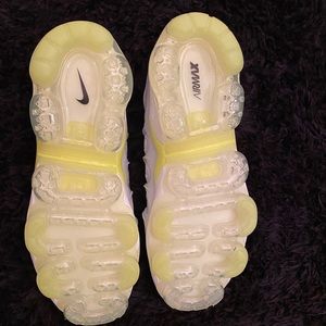 Womens Nike Air VaporMax. New without tag. Size 9.